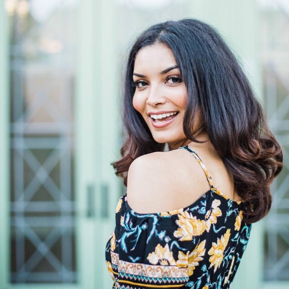 Meet your Posher, Lola